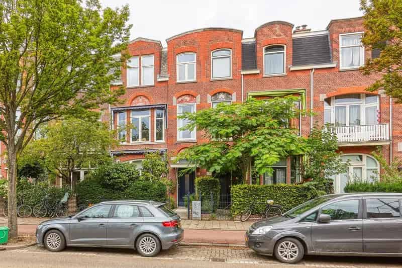 Grote Gezinswoning Bomenbuurt Den Haag 5 slaapkamers 2 badkamers