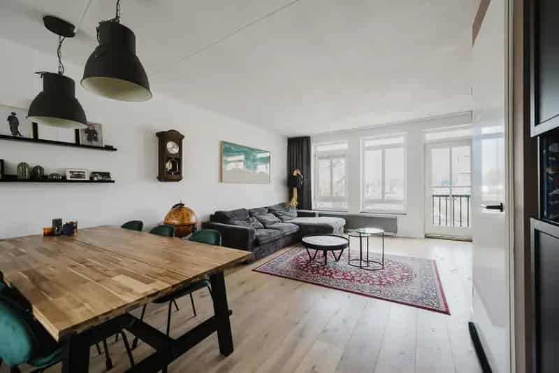 5 Slaapkamers Ruime Woning Spijkenisse Centrum Grote Tuin Garage