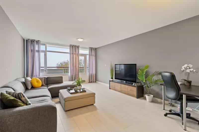Appartement te koop Capelle aan den IJssel - Uniek uitzicht skyline Rotterdam