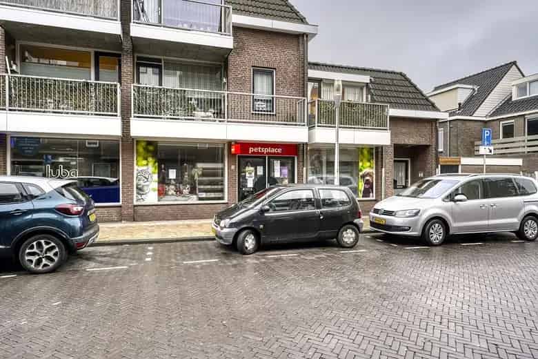 200 m2 Winkelruimte te Huur Katwijk