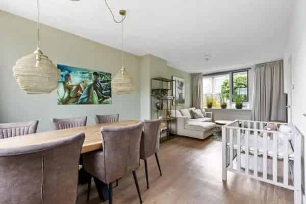 Ruime 4-Slaapkamers Tussenwoning in Vught