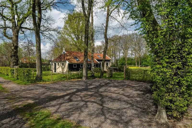 Woudhuisje: Gerenoveerde Boerderij nabij Bos en Heide