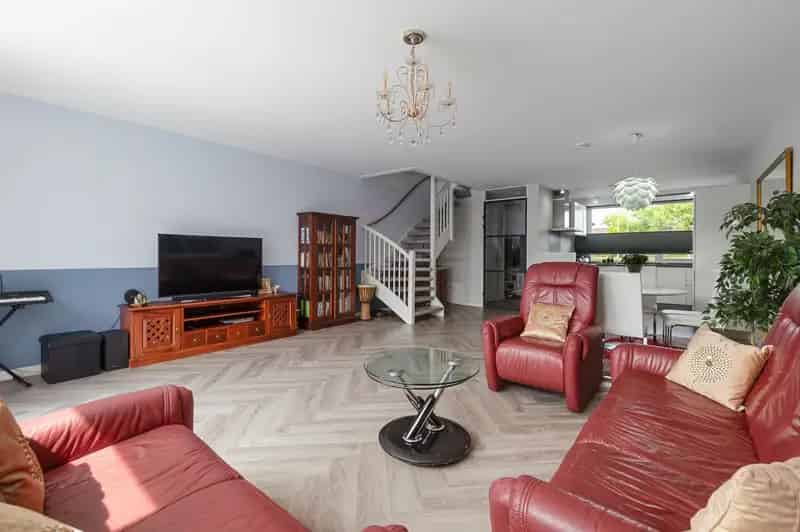 Moderne Eengezinswoning te Koop in De Lanen Den Haag