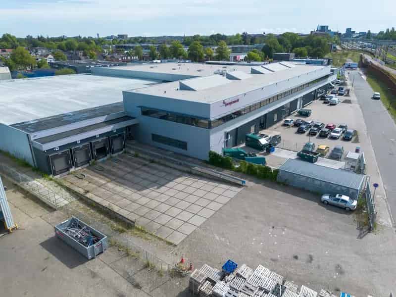 Bedrijfshal Enschede 4800m² te Huur Distributie Opslag