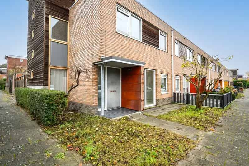 Royale Hoekwoning met Garage te koop in Almere Stad