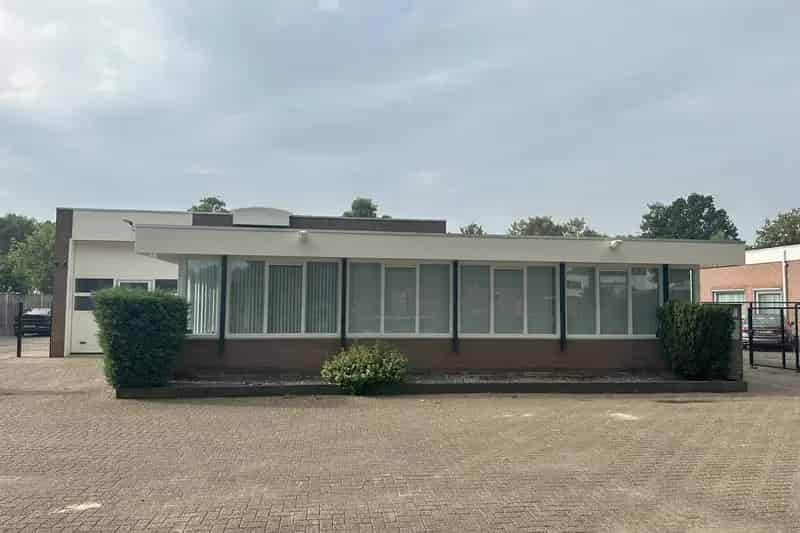 Bedrijfshal te Huur Roosendaal 270m2 Kantoor Opslag