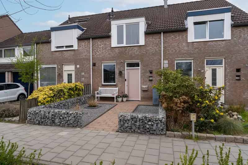 Luxe Tussenwoning Kaatsheuvel - Instapklaar & Ruim