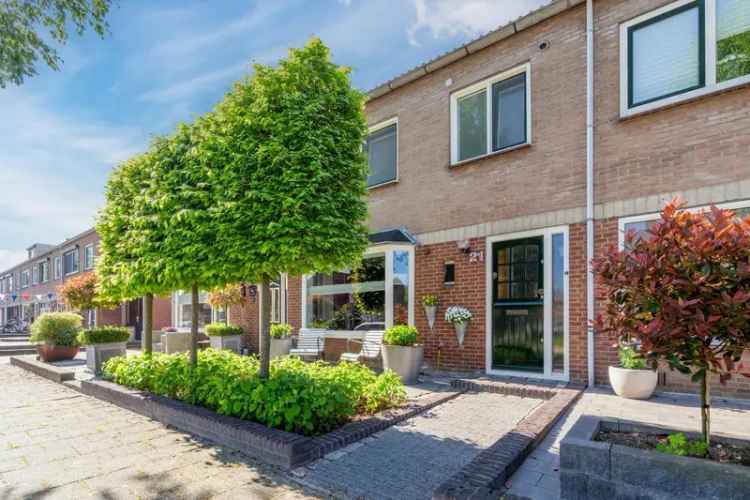 Gezinswoning Bunschoten Spakenburg 4 slaapkamers  tuin Zuid  6 zonnepanelen