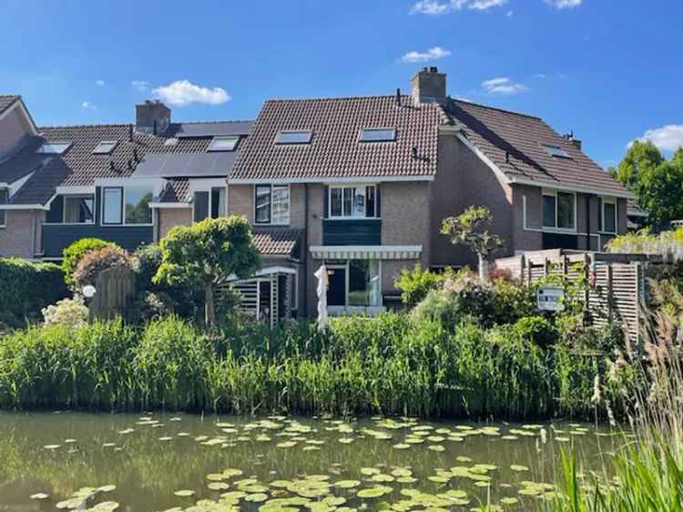 Ruime Eengezinswoning met Tuin aan het Water in Capelle aan den IJssel