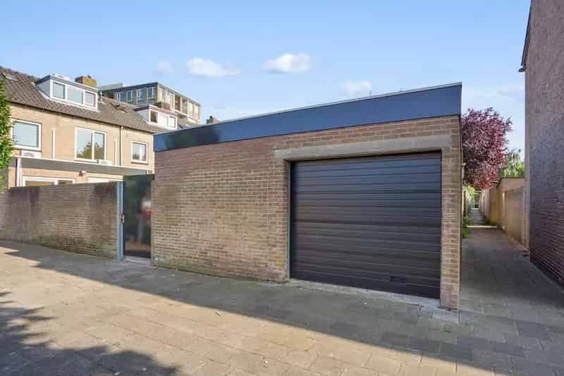 Ruime Hoekwoning met Garage nabij Oosterplas Den Bosch