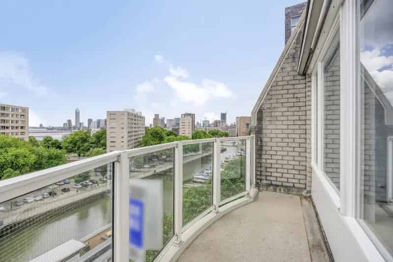 Appartement 2 slaapkamers balkon parkeerplaats Rotterdam