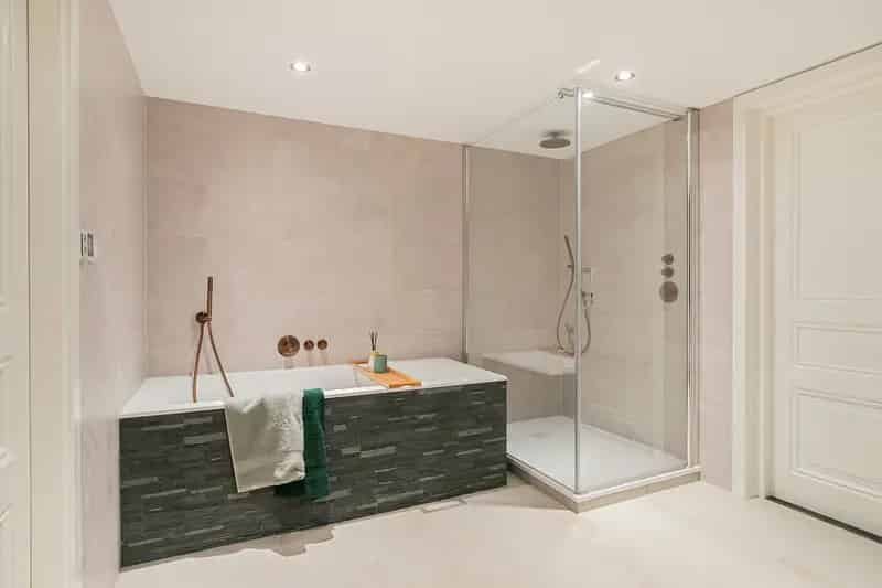 Monumentale Benedenwoning Rotterdam Heemraadssingel 163m2 Tuin