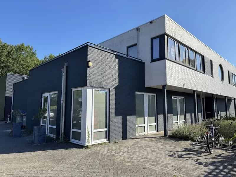 Kantoorruimte te huur Almere Gooisekant 142m²