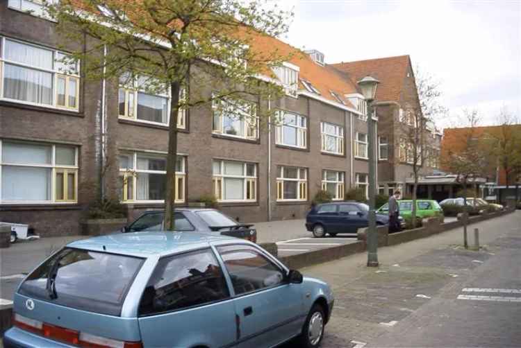 Parterre woning Loosduinen Centrum kleine woning gemeenschappelijke tuin