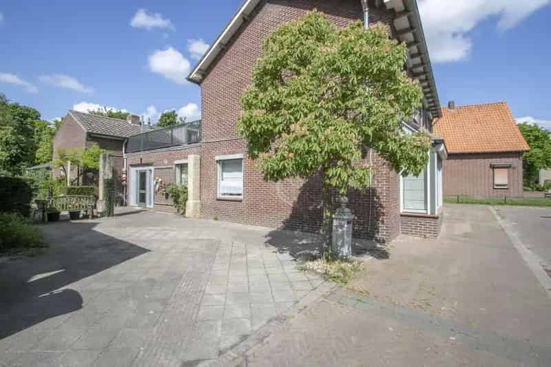 Ruime woning Swartbroek 378m2 Dubbele Bewoning Atelier