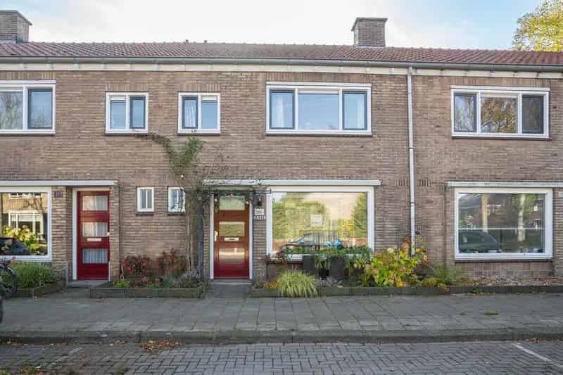 Starterswoning Schietbaanweg 3 slaapkamers diepe tuin zonnepanelen