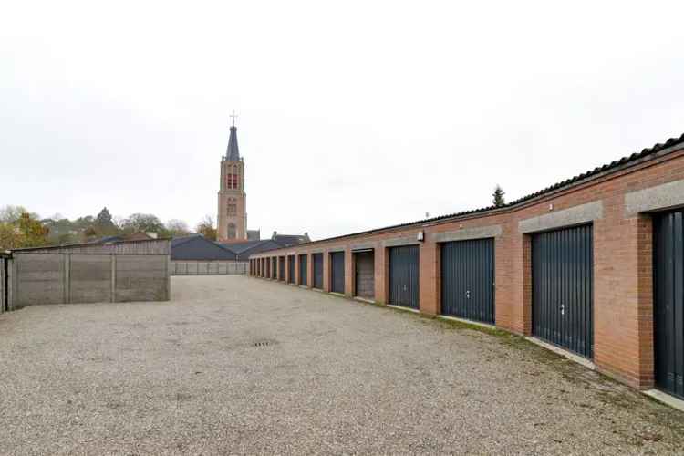 Garagebox Kloetinge (Gem. Goes) | Zoek garageboxen te koop: Doelhof 1-53 4481 AX Kloetinge (Gem. Goes) [funda in business]