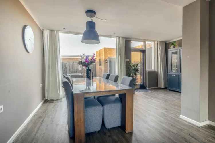 Tegelen: Instapklare Tussenwoning 4 slaapkamers