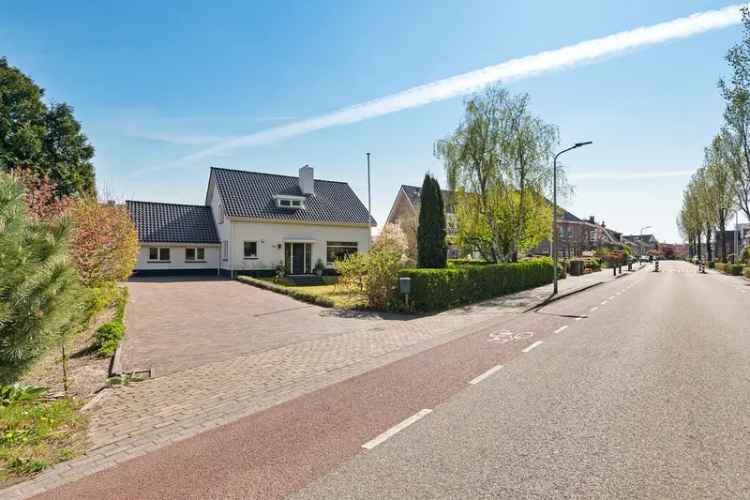 Vrijstaande woning Voorhout: Praktijkruimte Atelier Dubbele garage Zonnepanelen