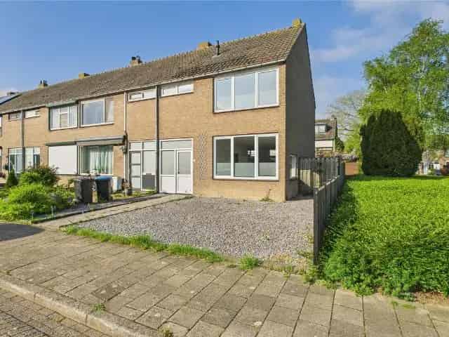 Hoekwoning Terneuzen 4 slaapkamers Instapklaar Gezinnen