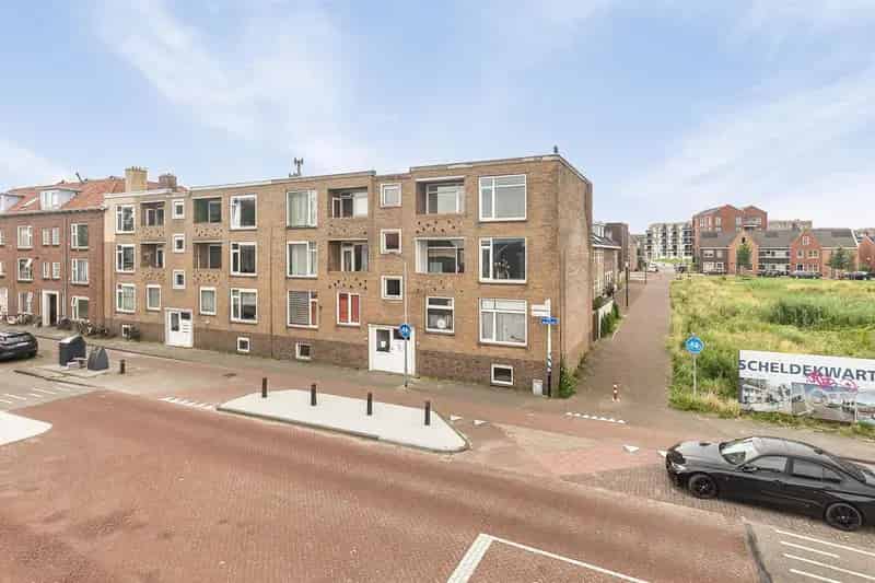 Appartement 3e Verdieping gerenoveerd 2 slaapkamers balkon