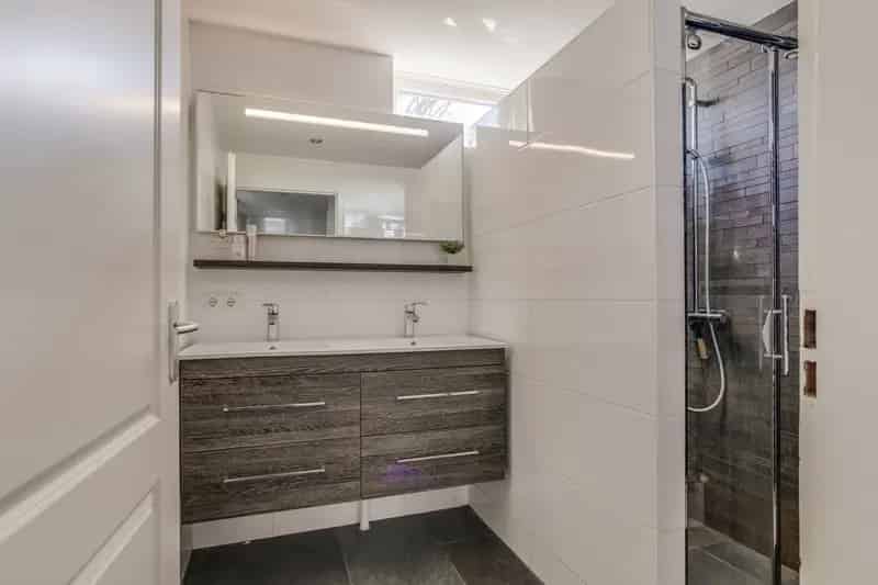 Huis te koop Rozenburg 3 slaapkamers moderne badkamer veranda