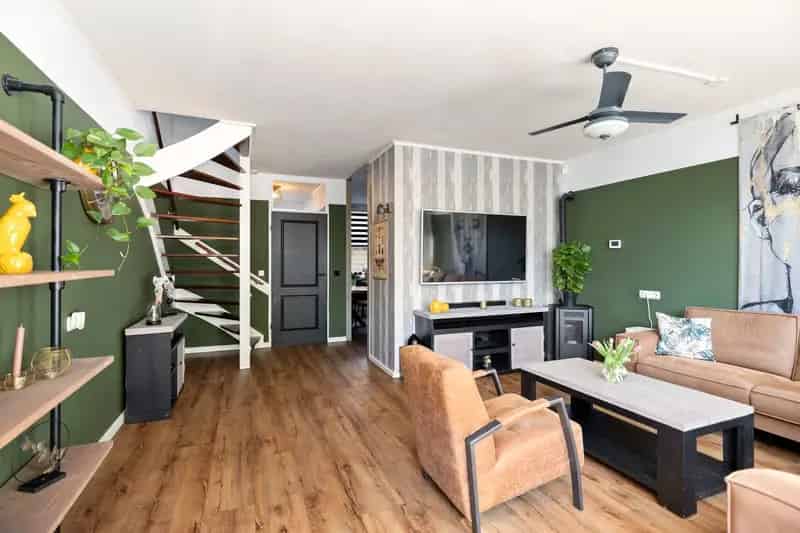 Huis te koop Apeldoorn: moderne gezinswoning met 3 slaapkamers en zonnige tuin