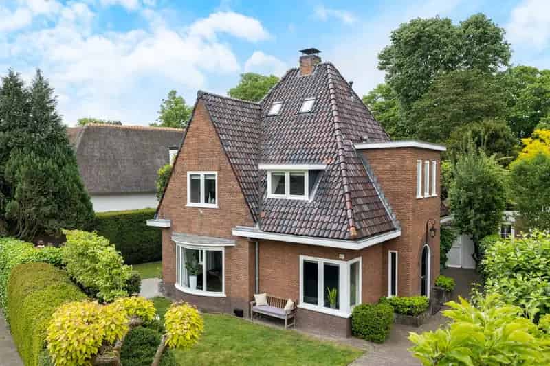 Vrijstaande Villa Breda Zandberg 180m2 Tuin Nabij Centrum