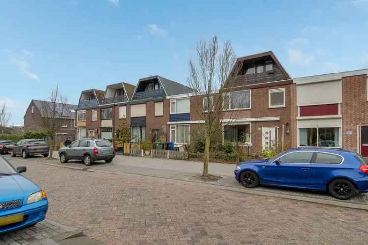 Huis Te Koop , 241, Ring, Pernis, Zuid-Holland