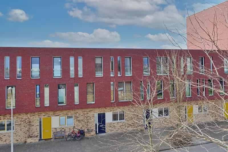 Ruime 5 Slaapkamers Tussenwoning Hengelo Dakterras Energielabel A