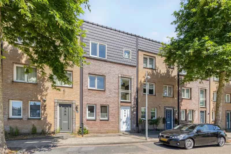 Herenhuis Rhoon Portland: Modern Instapklaar met Laadpaal