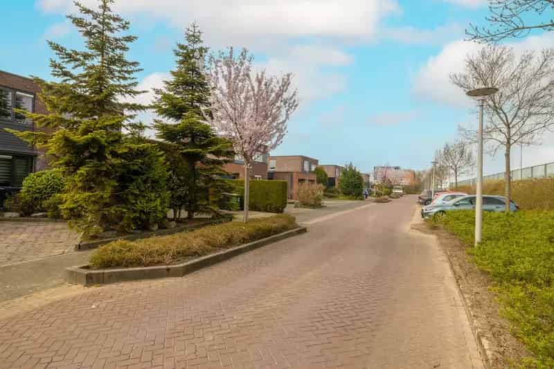 Huis te koop Naaldwijk:  Gelijkvloers Wonen, 2 slaapkamers, tuin op het zuidwesten