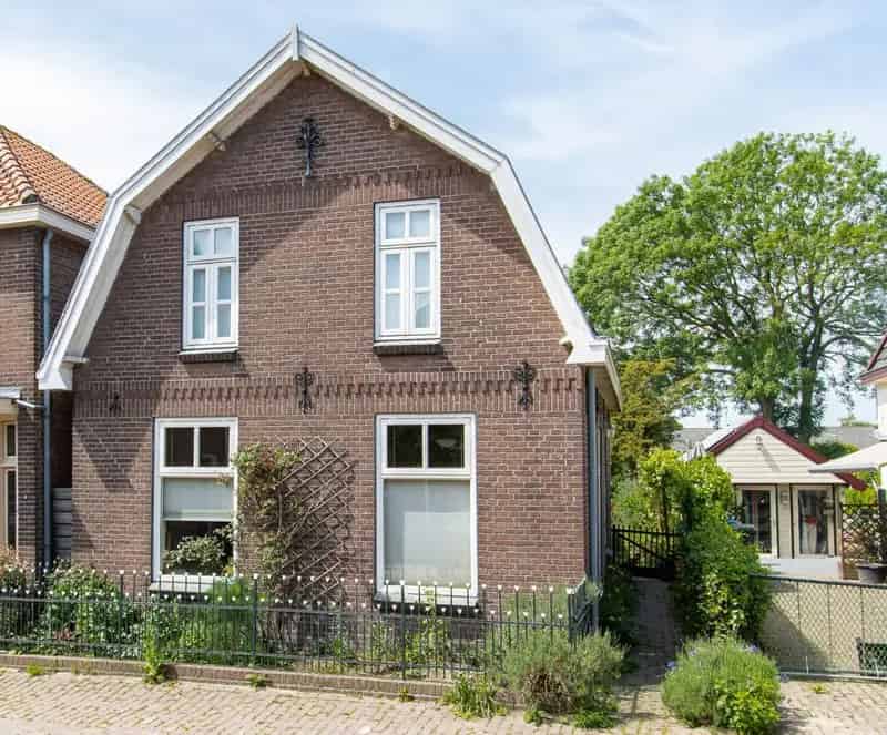 Vrijstaande woning Heerewaarden: Authentiek gerenoveerd met diepe tuin
