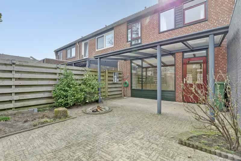 Gezinswoning nabij Apeldoornse Kanaal 4 slaapkamers