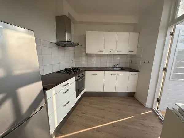 Ruime gerenoveerde bovenwoning nabij centrum Utrecht