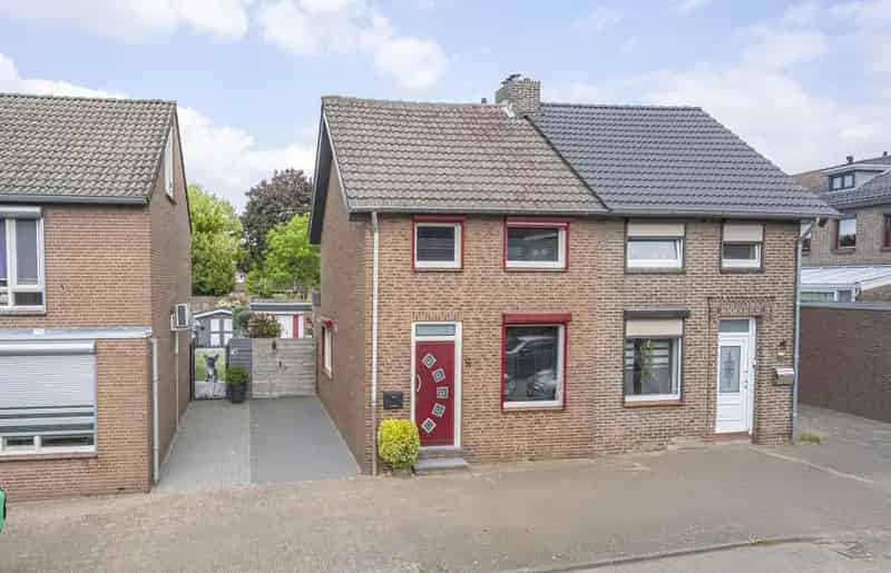 Huis Te Koop , 9, Acaciastraat, Kerkrade, Limburg