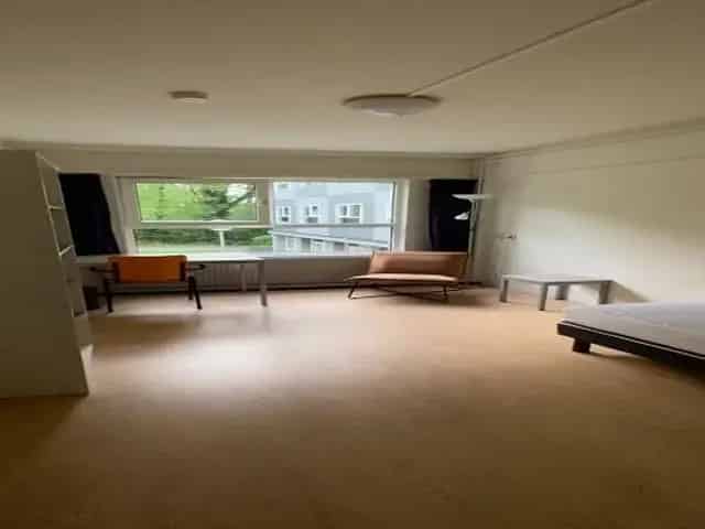 Ruime Kamer Nijmegen Eigen Douche Goed Geisoleerd