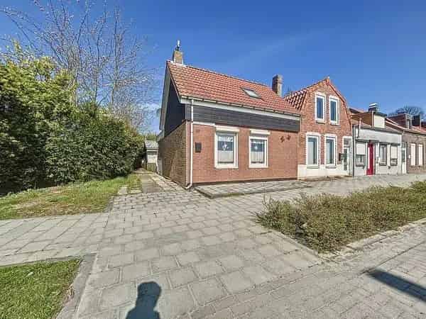Goed onderhouden woning Schoondijke met polderzicht en gelijkvloers wonen