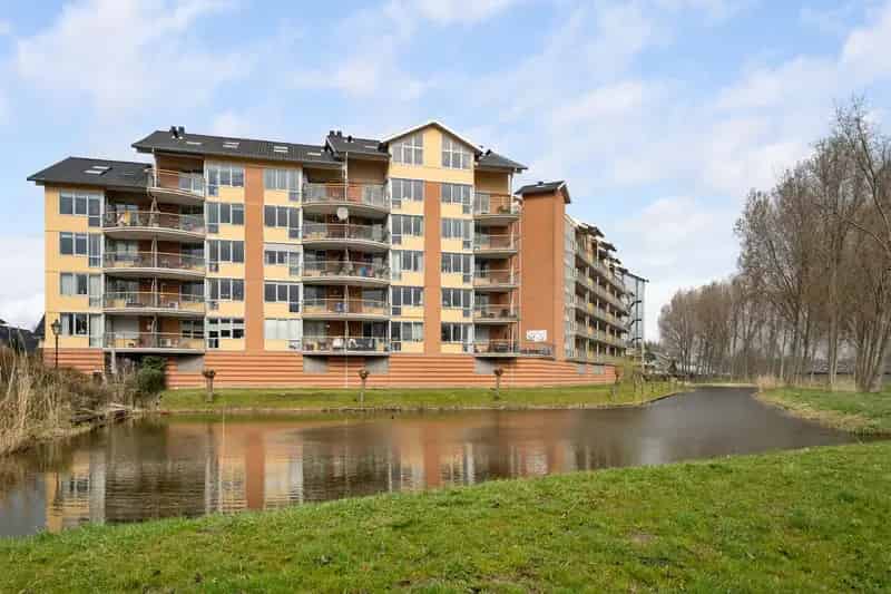 Ruim 3-kamerappartement Sveaborg met terras en parkeerplaats
