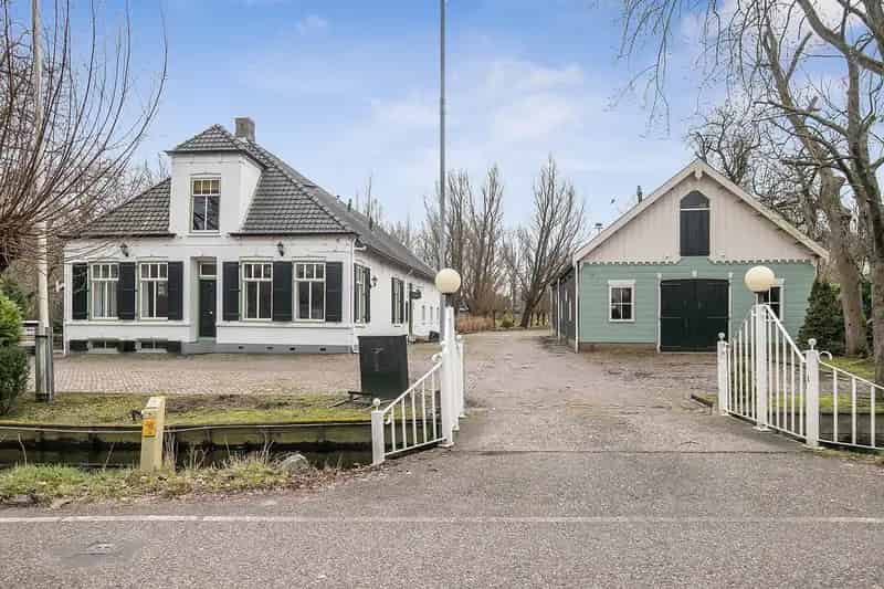 Horecagelegenheid Capelle aan den IJssel  Boerderij met Koetshuis te Koop