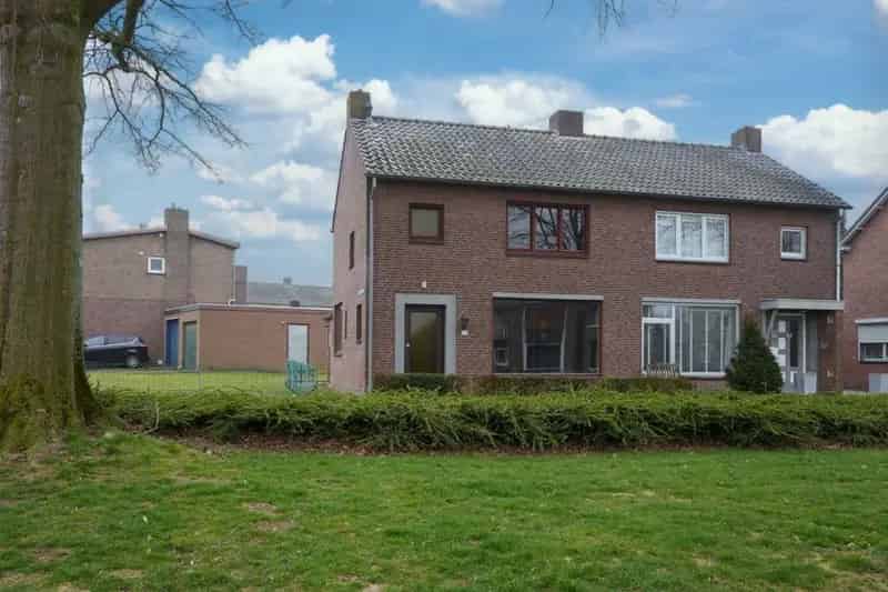 Twee Onder Een Kap Woning Sittard Nabij Centrum