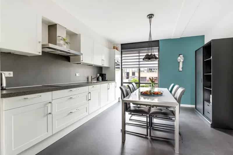 Huis te koop Nijkerk Ruime Hoekwoning 4 slaapkamers Moderne Keuken