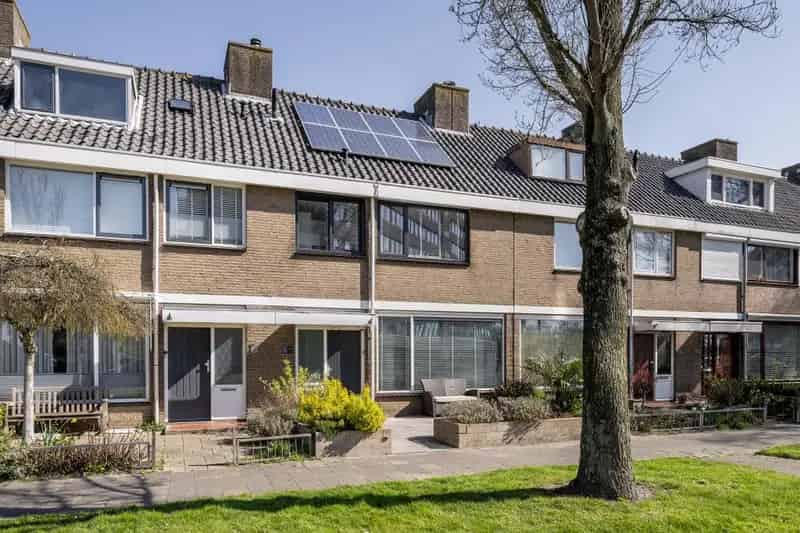 Ruime Eengezinswoning Maassluis 4 slaapkamers Zonnepanelen Tuin