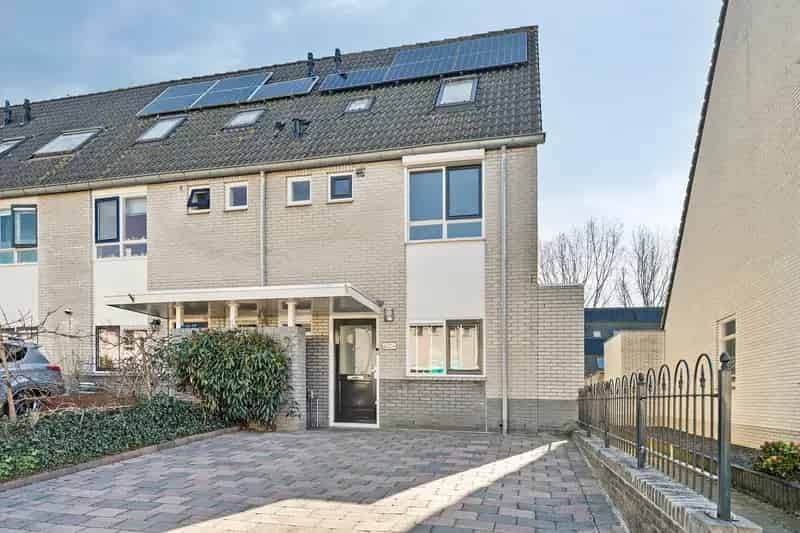 Huis te koop Ede Rietkampen 4 slaapkamers luxe badkamer