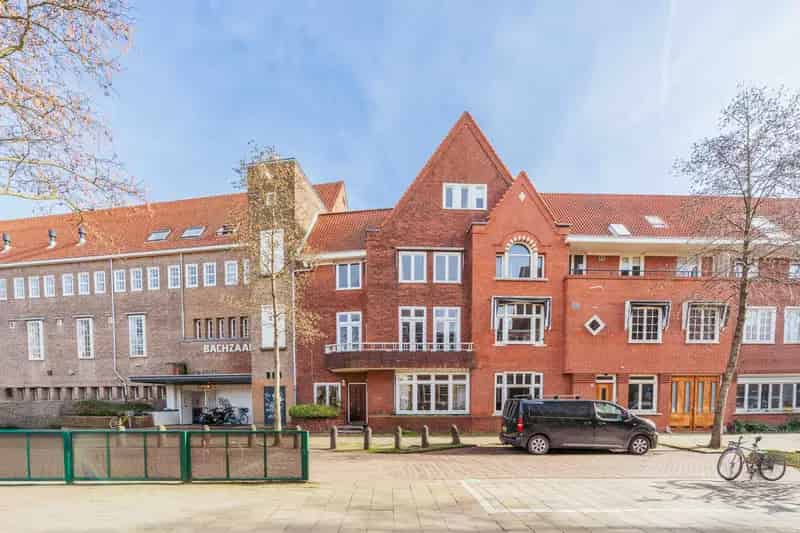 Huis te koop Amsterdam Zuid 7 slaapkamers Grote tuin