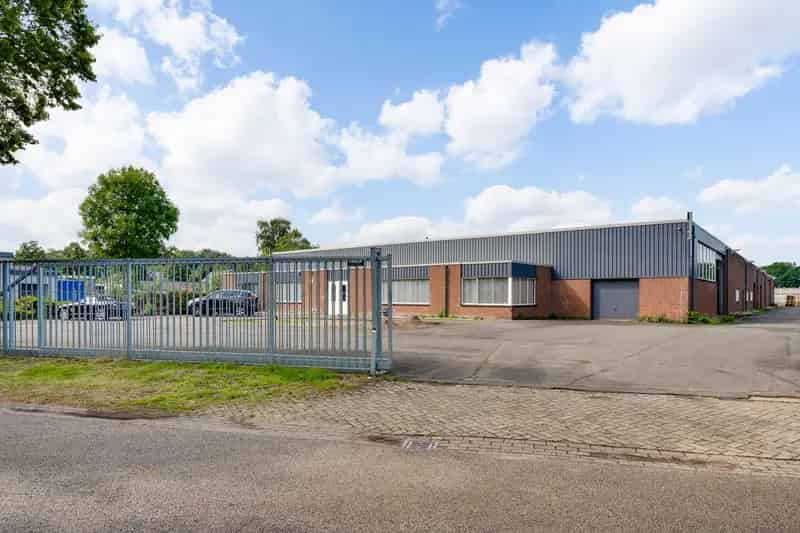 Bedrijfshal te huur Weert 2798m2