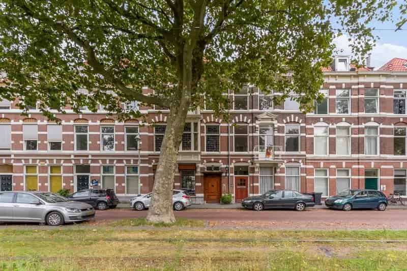 Huis te koop Den Haag Conradkade: 5 slaapkamers, 3 badkamers, grachtenpand
