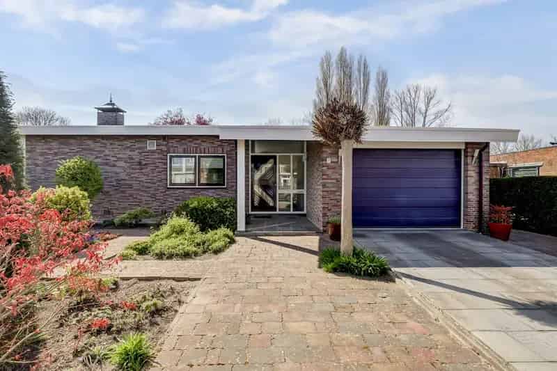 Bungalow te koop Zaandam: 3 slaapkamers, Darwinpark, tuin, garage