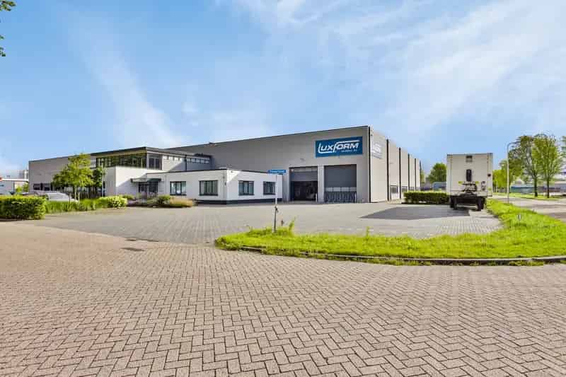 Bedrijfshal te Huur Kampen 1200m2 Kantoor Entresol