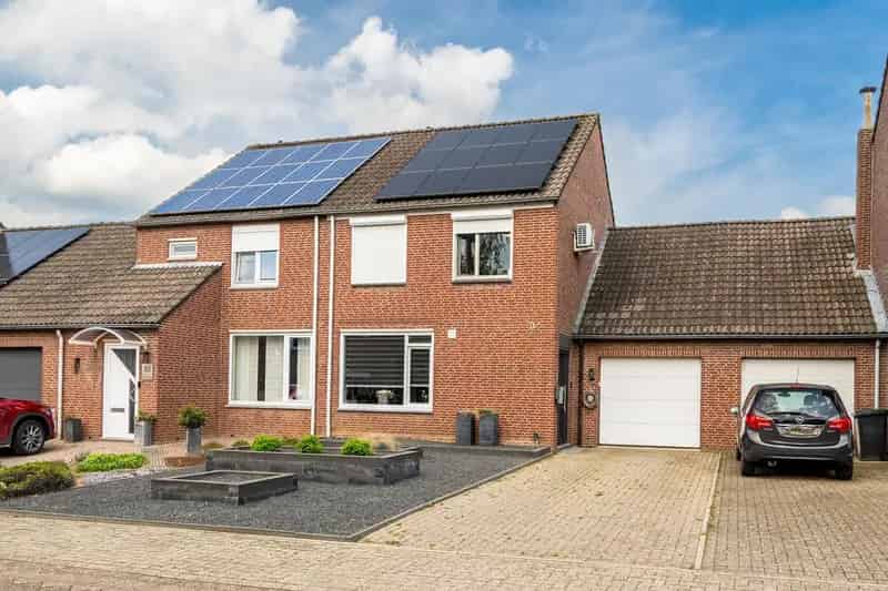 Royale Halfvrijstaande Woning Landgraaf Ubach over Worms